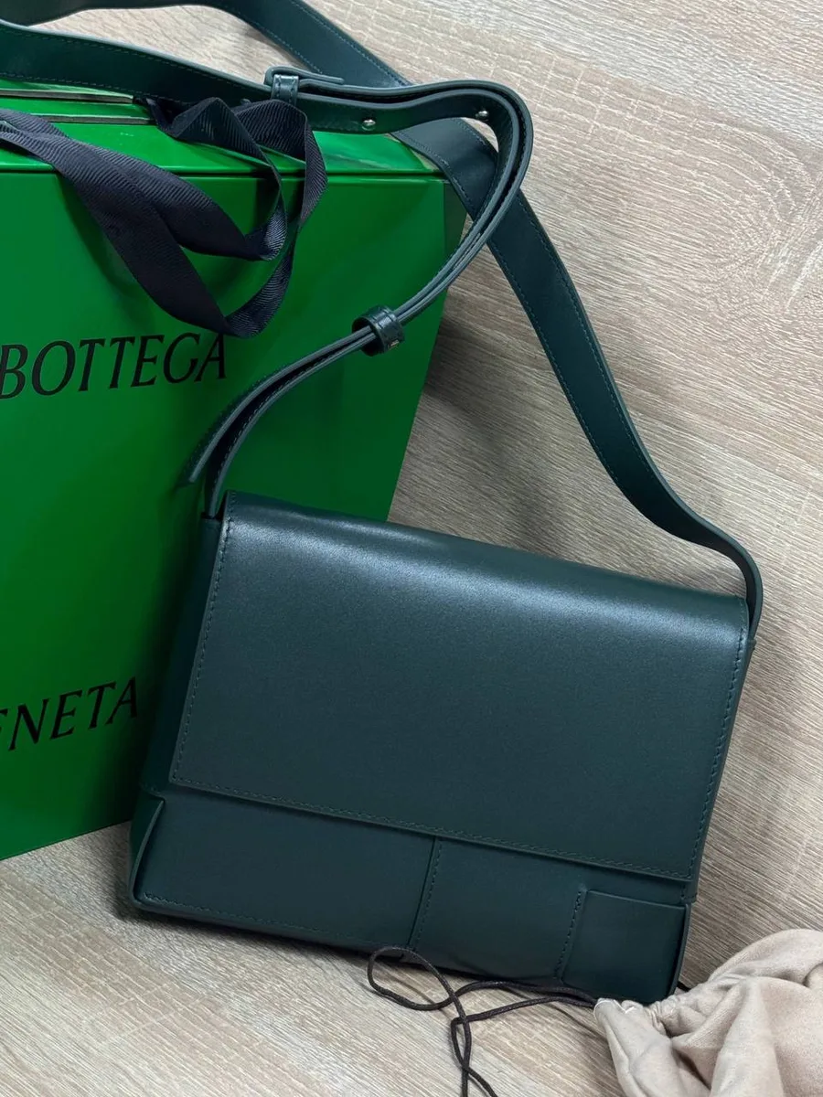 345769_1 Мужская сумка мессенджер Bottega Veneta зелёного цвета, артикул 345769