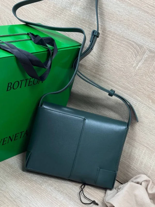 Сумка мессенджер BOTTEGA VENETA — фото 2
