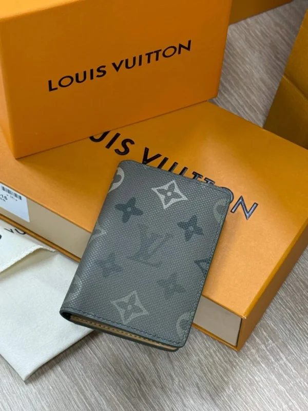Кошелек LOUIS VUITTON