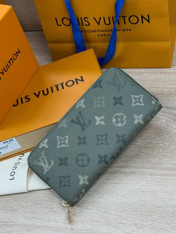 Портмоне LOUIS VUITTON — фото 2