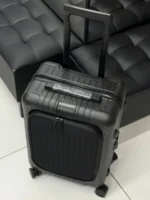 Мужской чемодан Rimowa чёрного цвета, артикул 345972 — фото 4