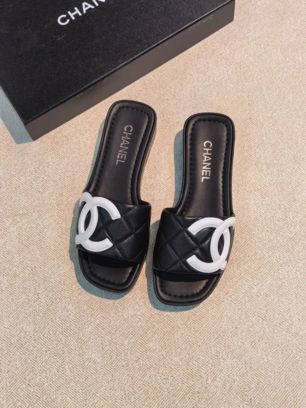 Шлепанцы CHANEL