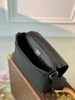 Мужская сумка мессенджер Louis Vuitton чёрного цвета, артикул 346104 — фото 5