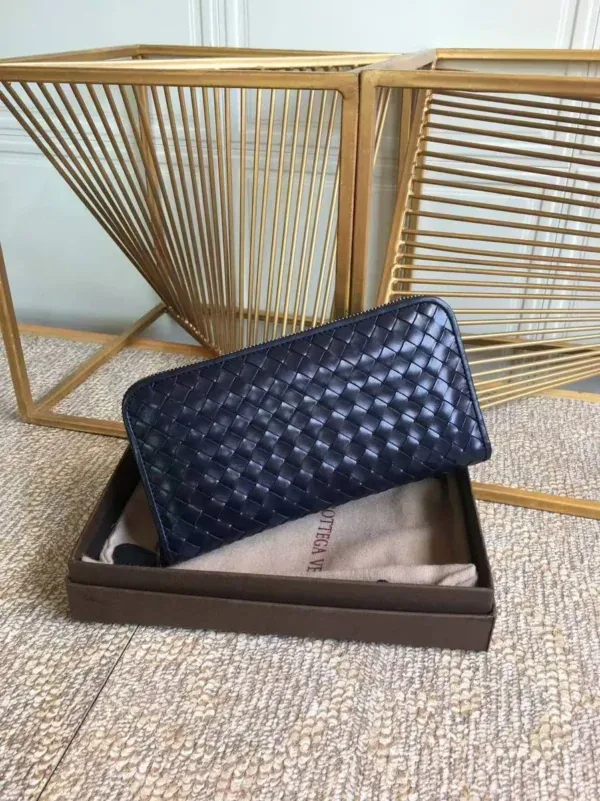 Мужское портмоне Bottega Veneta тёмно-синего цвета, артикул 346108