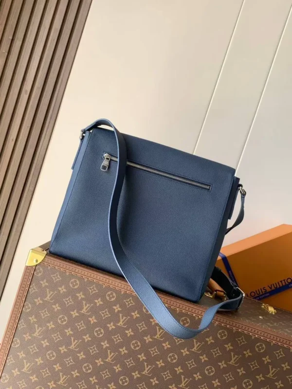 Сумка мессенджер LOUIS VUITTON — фото 2