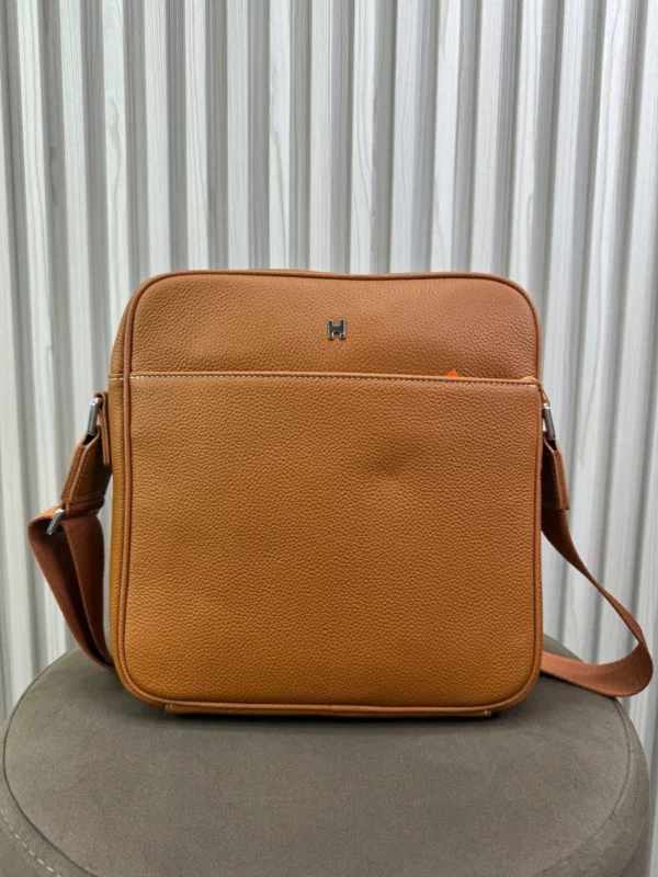 Сумка мессенджер HERMES из натуральной кожи