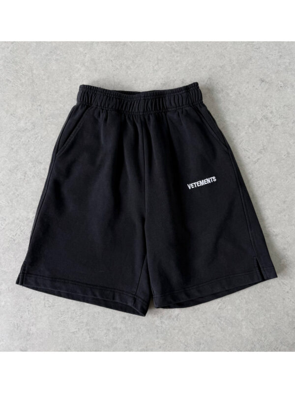 Шорты VETEMENTS