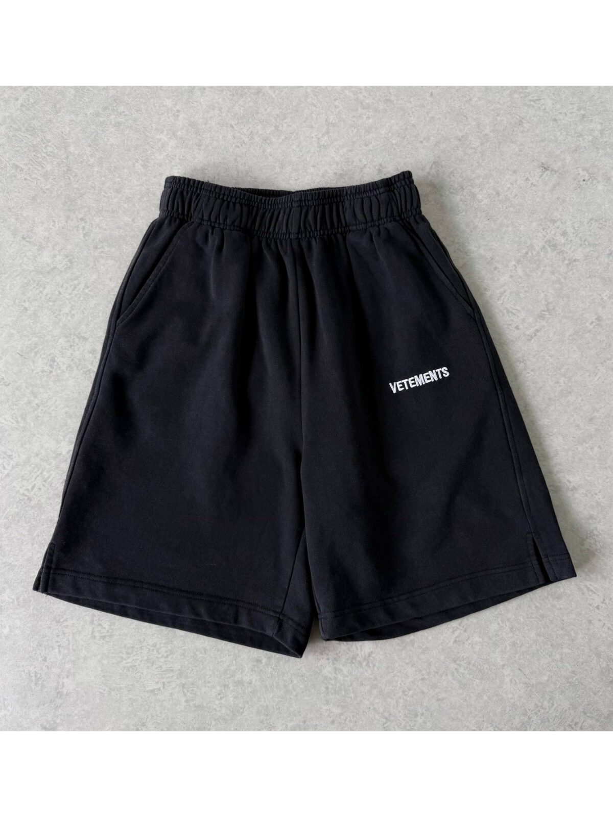 9 Мужские шорты Vetements чёрного цвета, артикул 345693