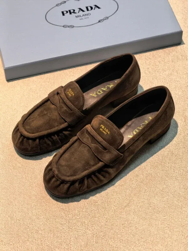 Лоферы Prada