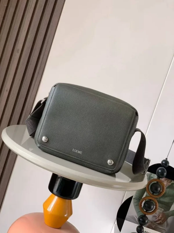 Сумка мессенджер LOEWE