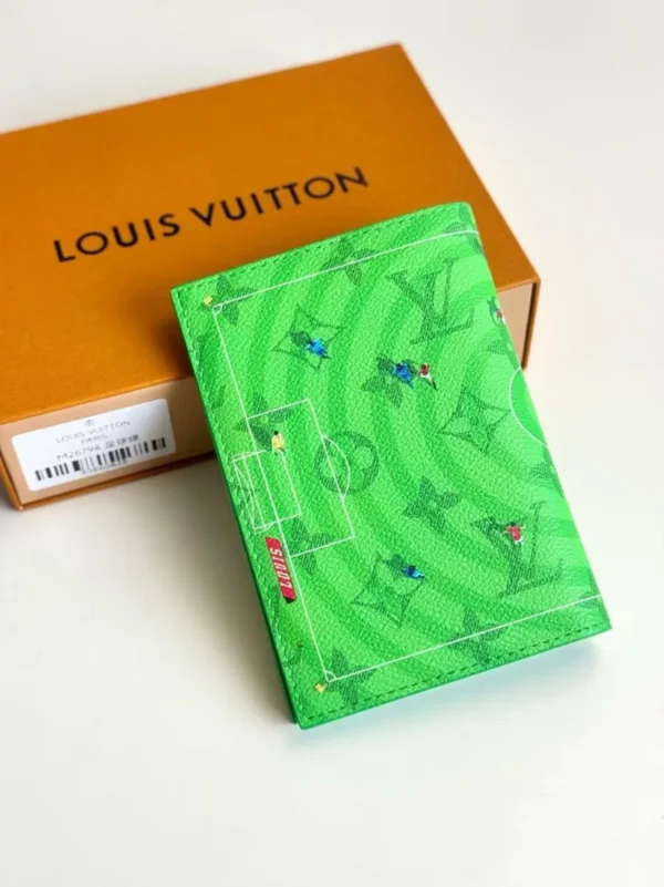 Обложка для паспорта LOUIS VUITTON