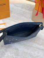 Мужской клатч Louis Vuitton тёмно-синего цвета, артикул 346463 — фото 3