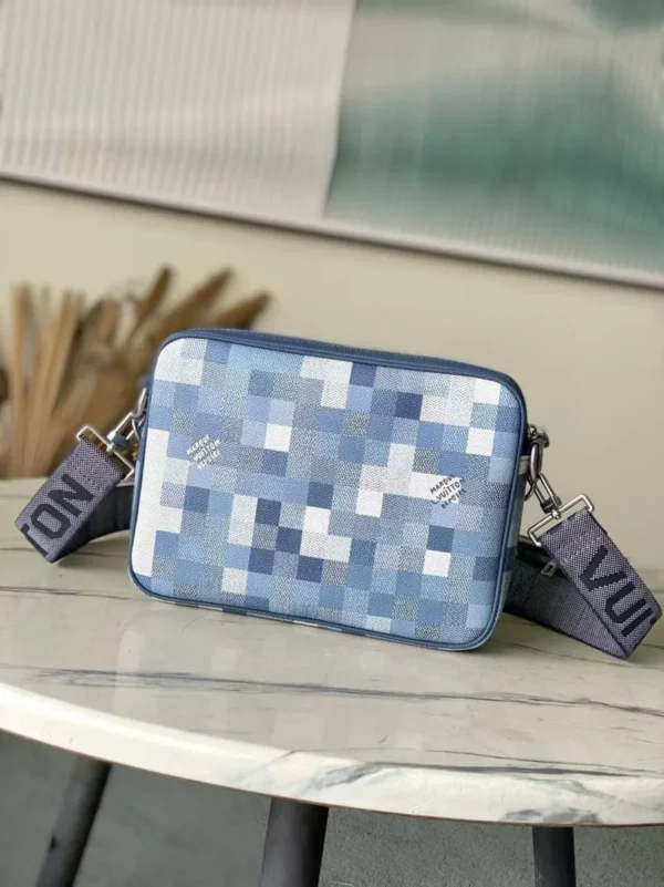 Сумка мессенджер LOUIS VUITTON — фото 2