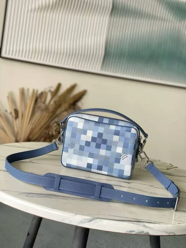 Сумка мессенджер LOUIS VUITTON — фото 2