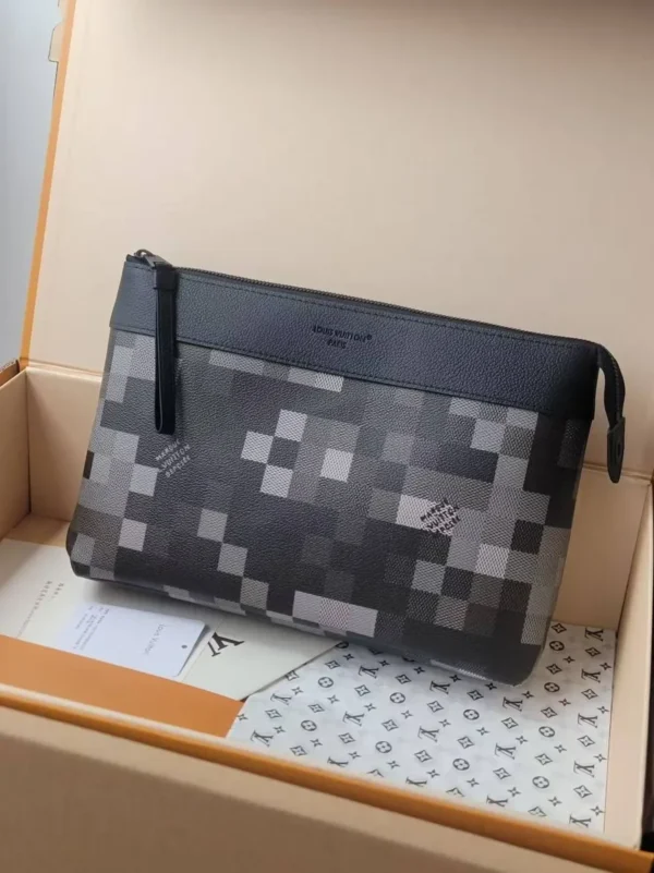 Клатч LOUIS VUITTON