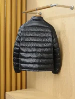 Мужская куртка Moncler чёрного цвета, артикул 346485 — фото 2
