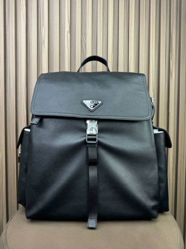 Рюкзак PRADA из натуральной кожи