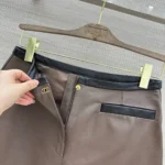 Женские кожаные брюки Chanel коричневого цвета, артикул 346598 — фото 6