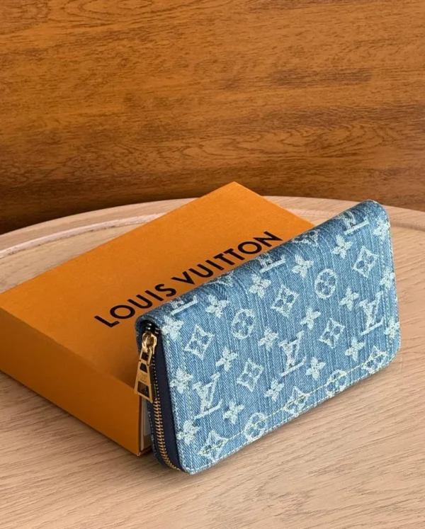 Кошелек LOUIS VUITTON — фото 2