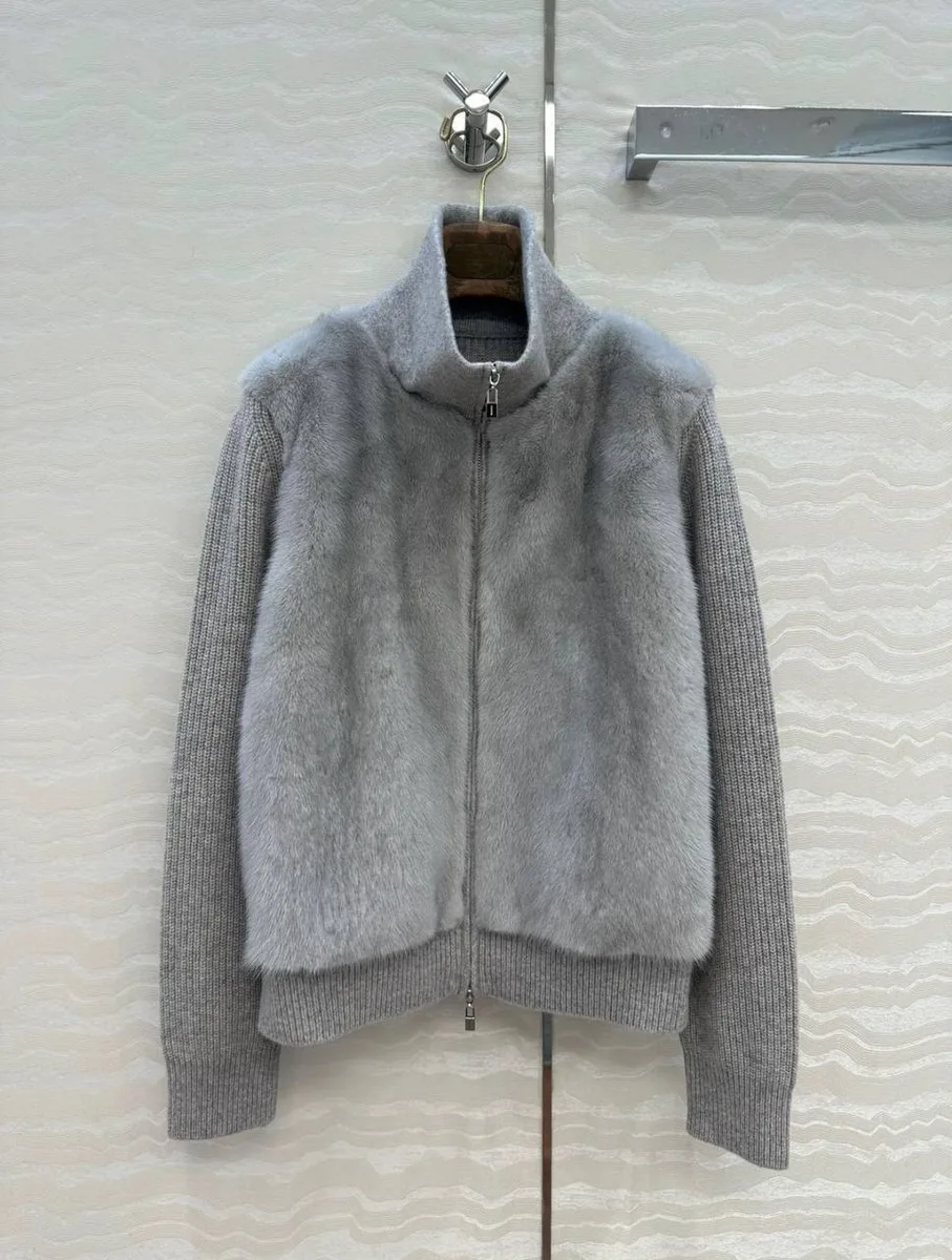 346799_1 Женский бомбер Loro Piana серого цвета, артикул 346799