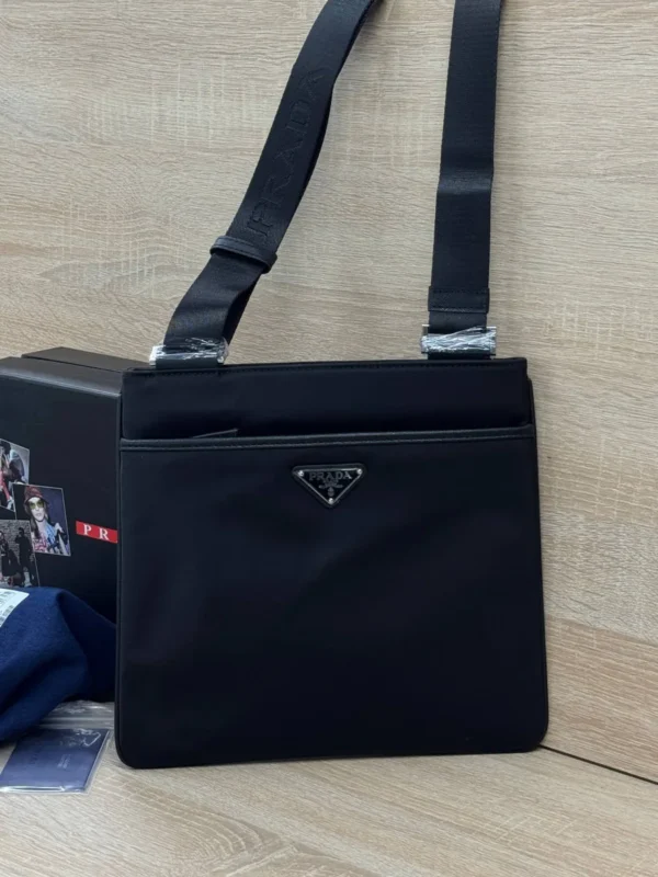 Сумка мессенджер PRADA