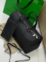 Мужская дорожная сумка Bottega Veneta чёрного цвета, артикул 346989