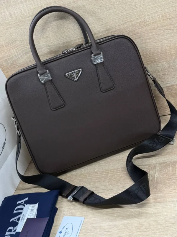 Портфель PRADA