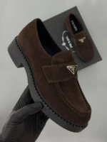Мужские лоферы Prada коричневого цвета, артикул 347083
