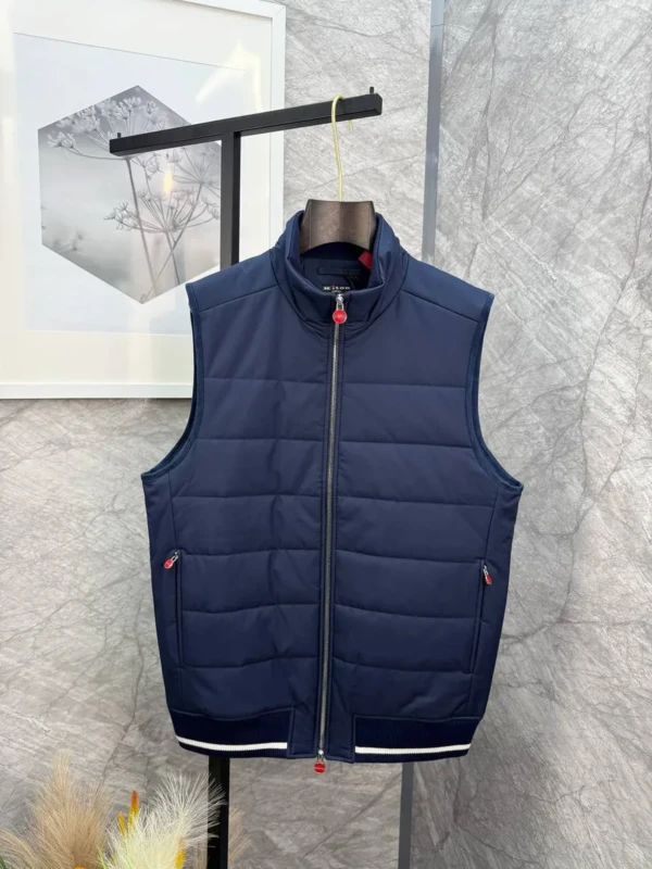 Безрукавка KITON