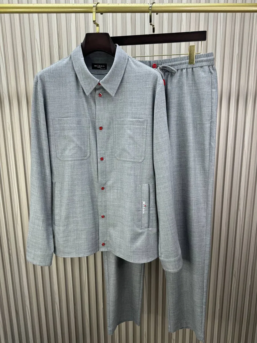 347543_1 Мужской костюм Kiton серого цвета, артикул 347543