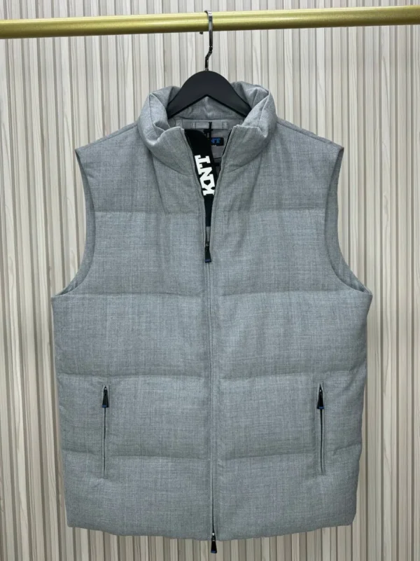 Безрукавка KITON
