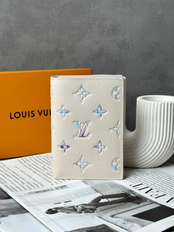 Обложка для паспорта LOUIS VUITTON