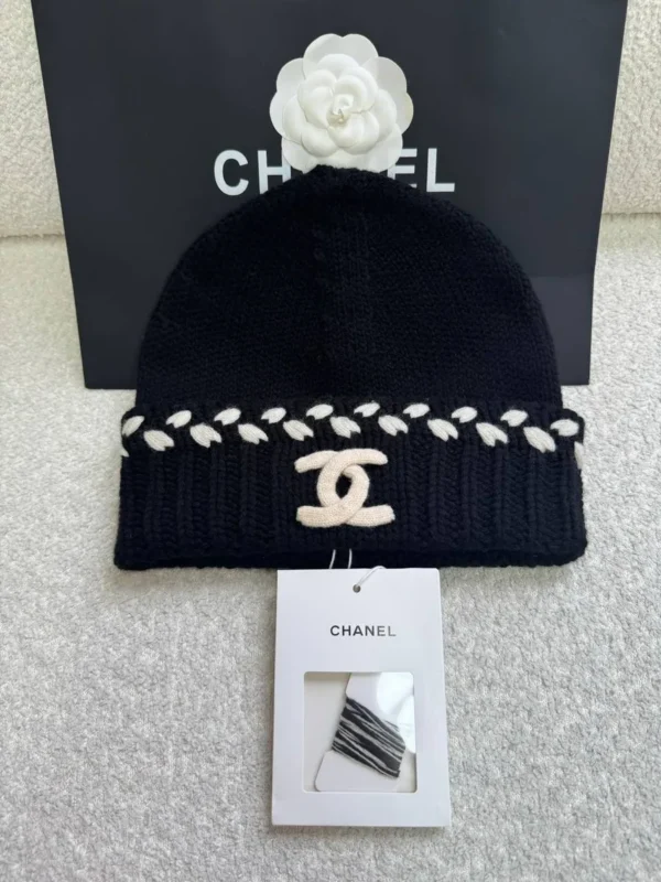 Шапка CHANEL