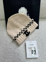 Мужская шапка Chanel бежевого цвета, артикул 348023 — фото 3