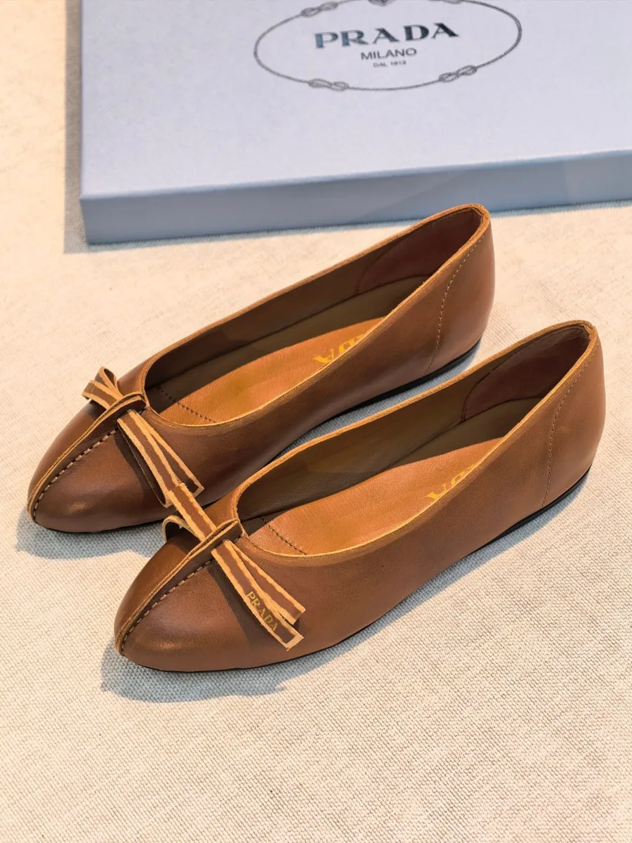 348166_1 Женские балетки Prada коричневого цвета, артикул 348166