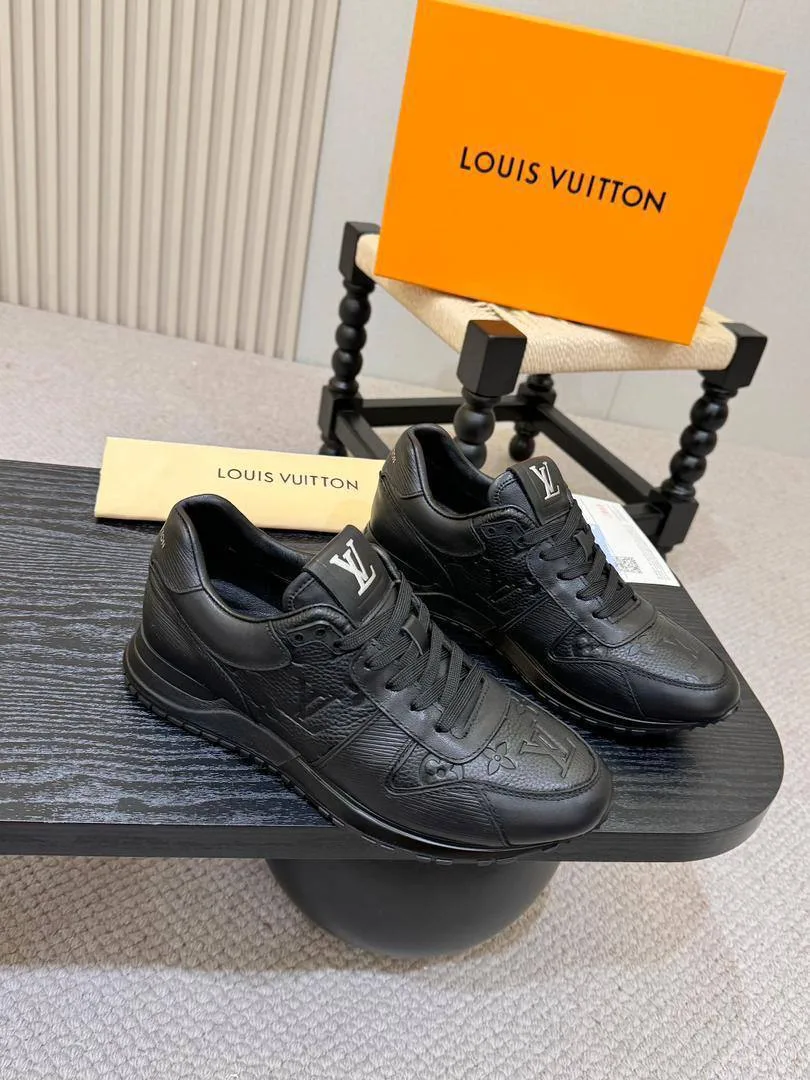 348330_1 Мужские кроссовки Louis Vuitton чёрного цвета, артикул 348330