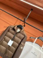 Мужская куртка Moncler коричневого цвета, артикул 348354 — фото 4