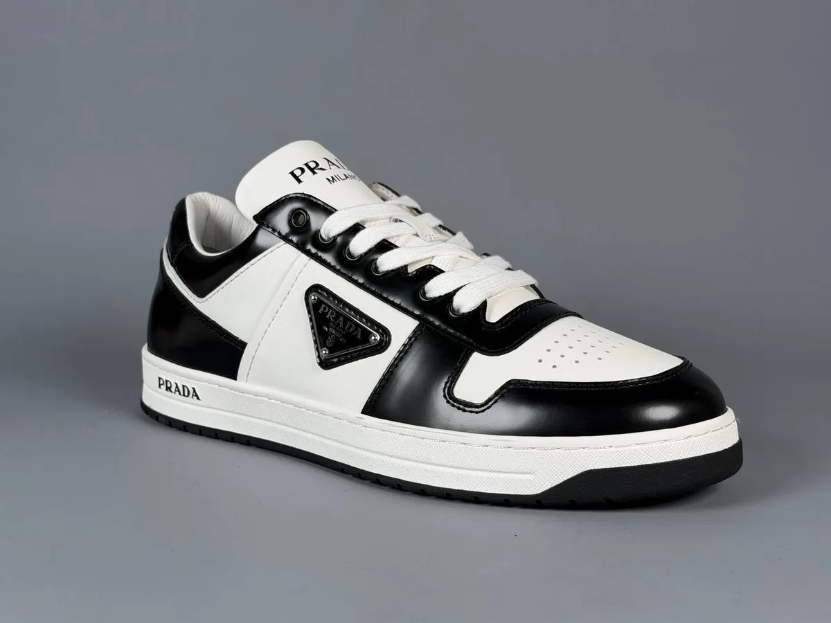 349012_1 Мужские кеды Prada чёрно-белого цвета, артикул 349012