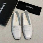 Женские лоферы Chanel белого цвета, артикул 349032 — фото 4