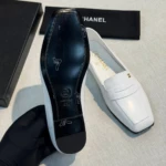 Женские лоферы Chanel белого цвета, артикул 349032 — фото 6