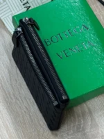 Мужской кошелек Bottega Veneta чёрного цвета, артикул 349277 — фото 6