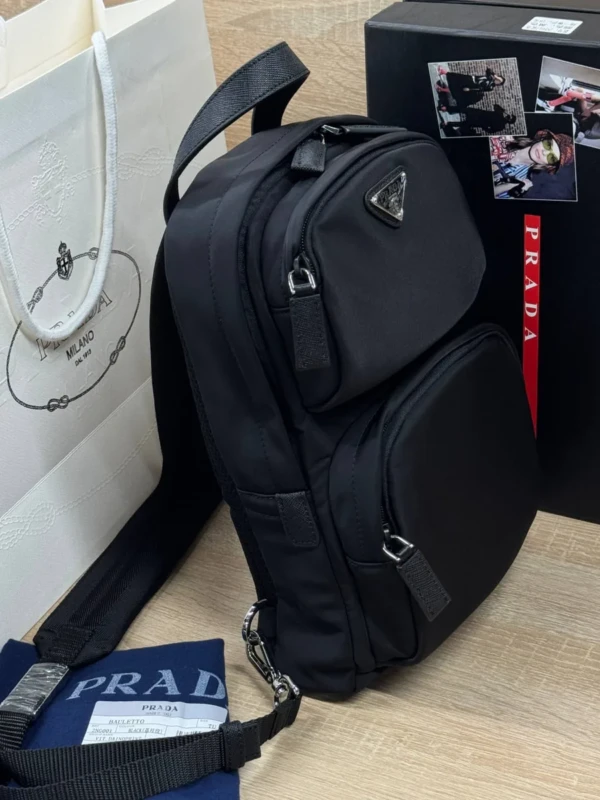 Сумка слинг PRADA