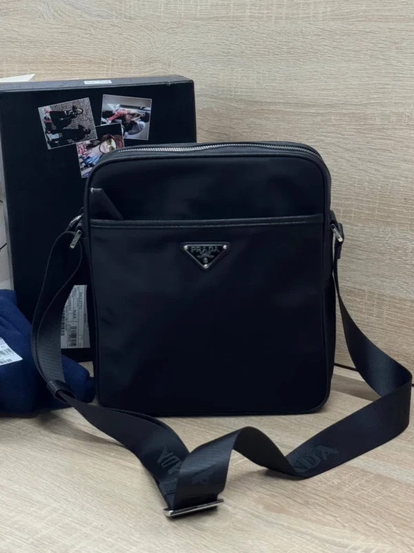 Сумка мессенджер PRADA
