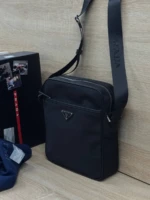 Мужская сумка мессенджер Prada чёрного цвета, артикул 349278 — фото 3