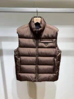 Мужская безрукавка Prada коричневого цвета, артикул 349206