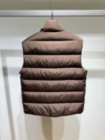 Мужская безрукавка Prada коричневого цвета, артикул 349206 — фото 2