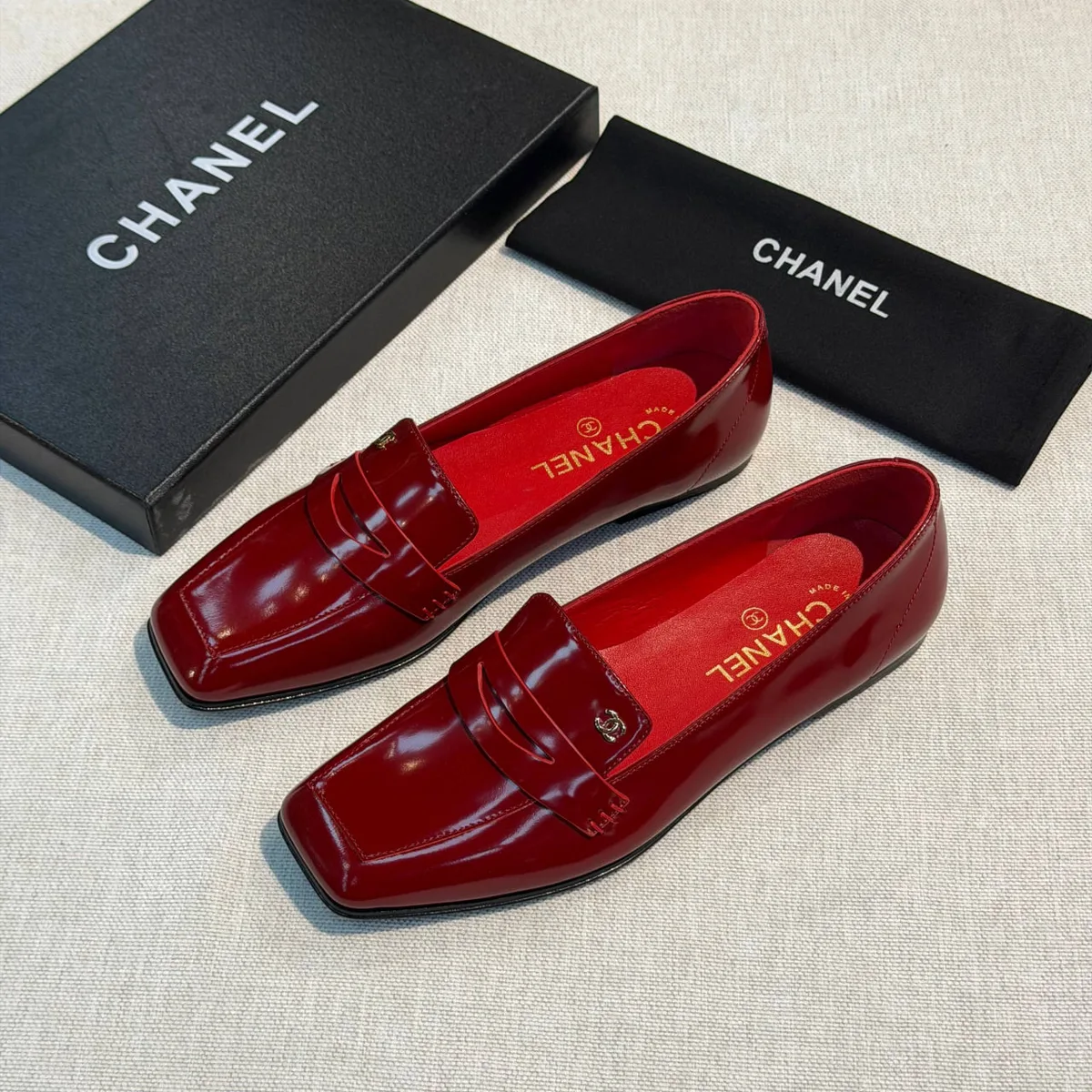 349033_1 Женские лоферы Chanel красного цвета, артикул 349033